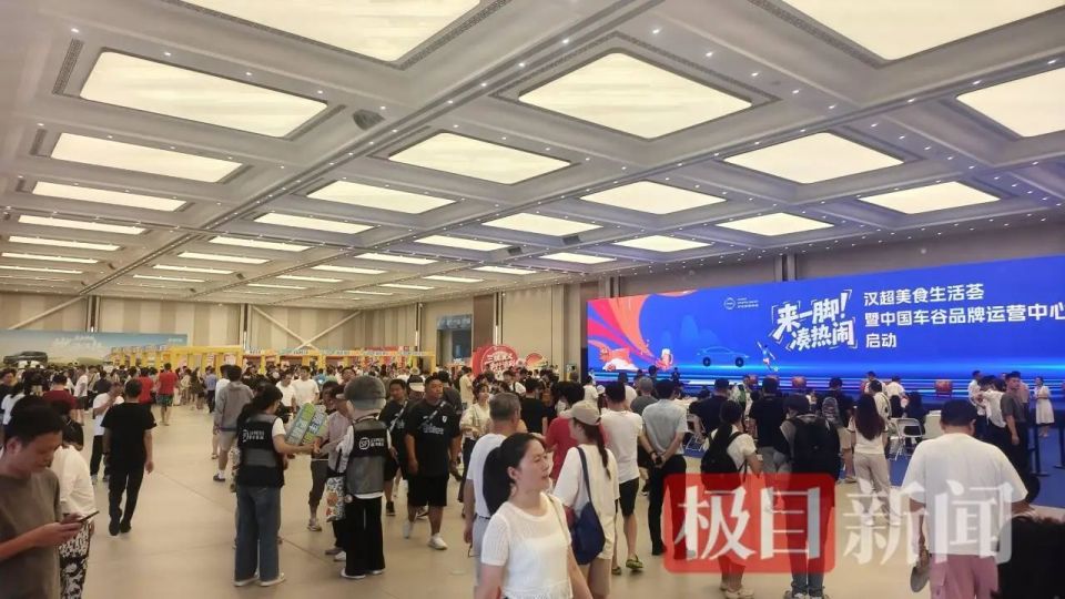 huzgU, 一哥, YcCVi