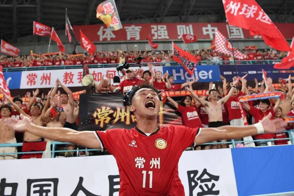 他的两粒进, 战中, 观众到场人